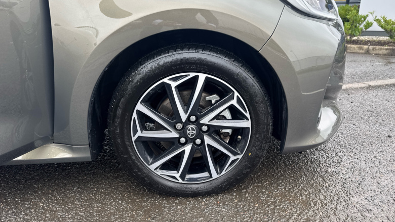 Toyota Yaris 1.5 Hybrid Design 5dr CVT Hybrid Hatchback